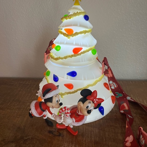 Disney parks holiday popcorn bucket ♥️💚 - Picture 3 of 6